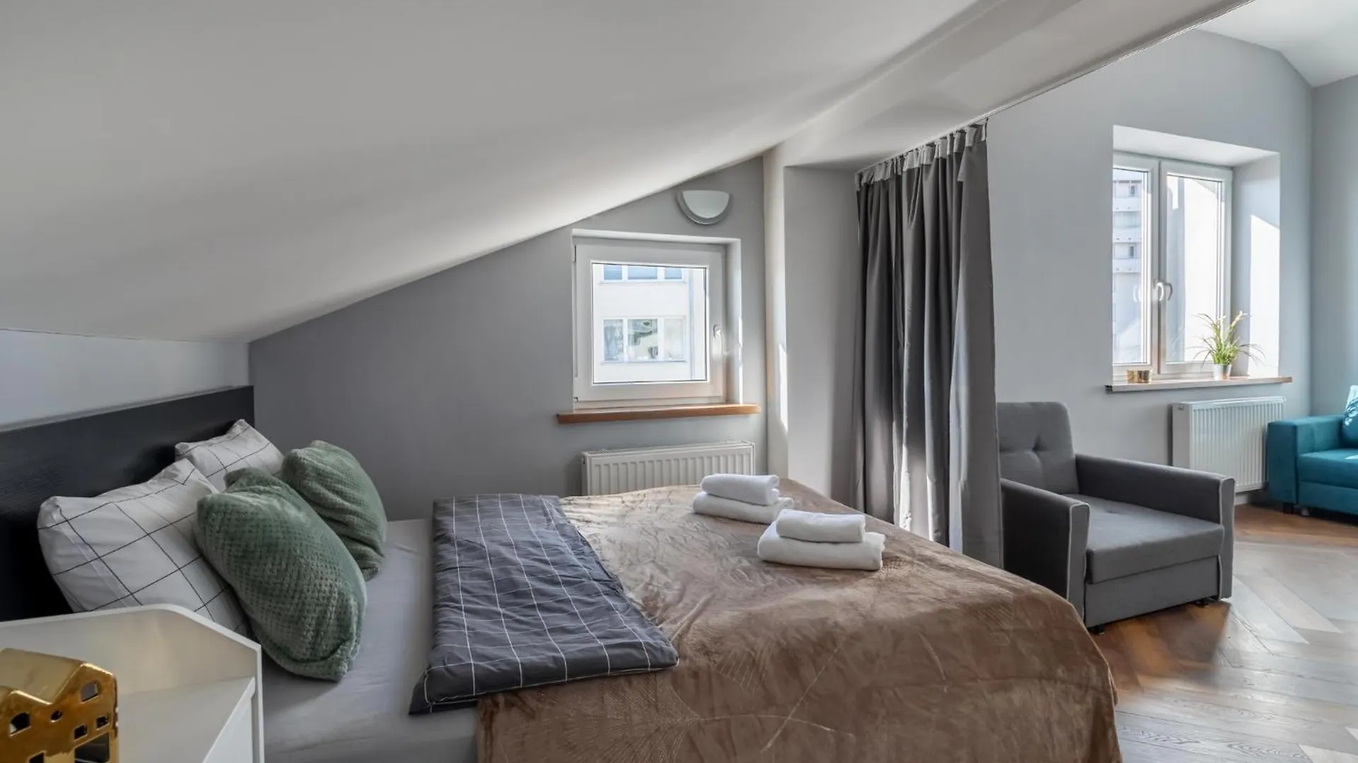 Close-Golden Apartments In Warsaw - Marcinkowskiego